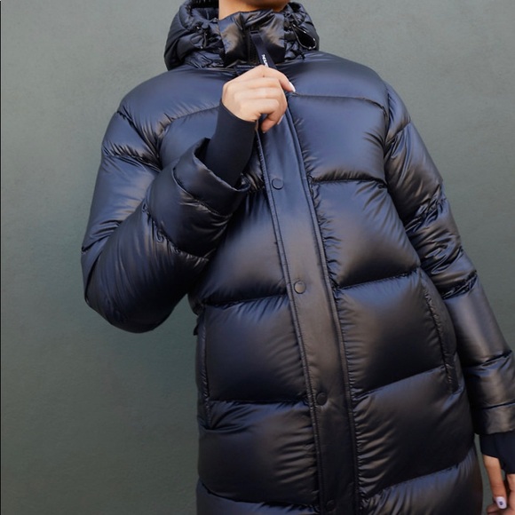 ARITZIA TNA SUPER PUFF MID - Picture 1 of 6